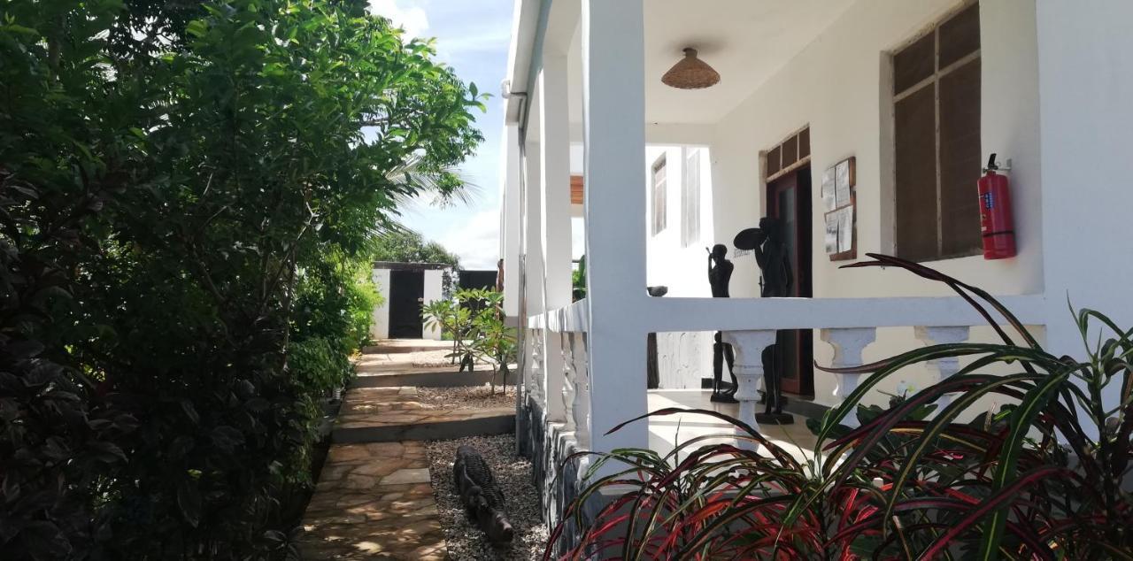 Maisha Marefu Apartments キウェンワ エクステリア 写真
